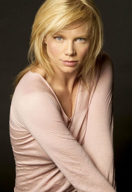 Peta Wilson pornstar beautiful images