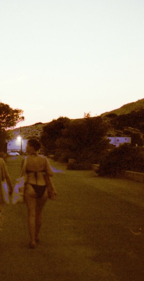 Aude a La Joie top model pics