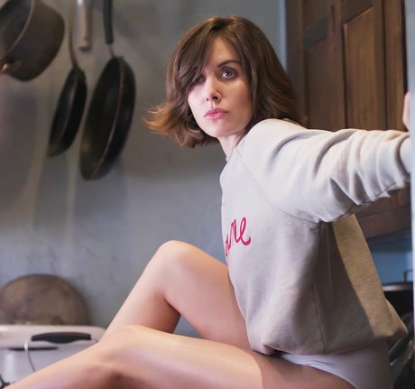 Alison Brie model high quality image