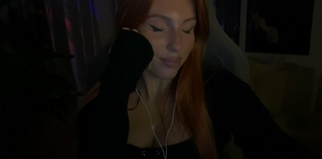 swegirlmafia star naked pic