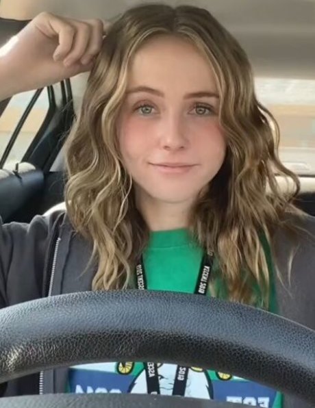 Kira Graceeee nude model pics