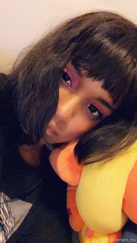 kiuwu model naked image