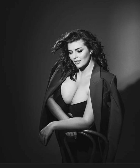 Xenia Wood star pornographic images