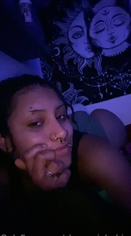 shroomiebabiuncensored naked pornstar img