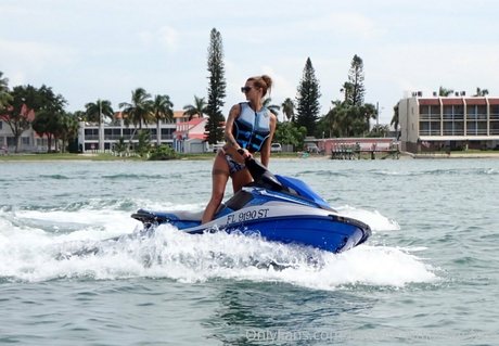 woodsman wife erotic model pic