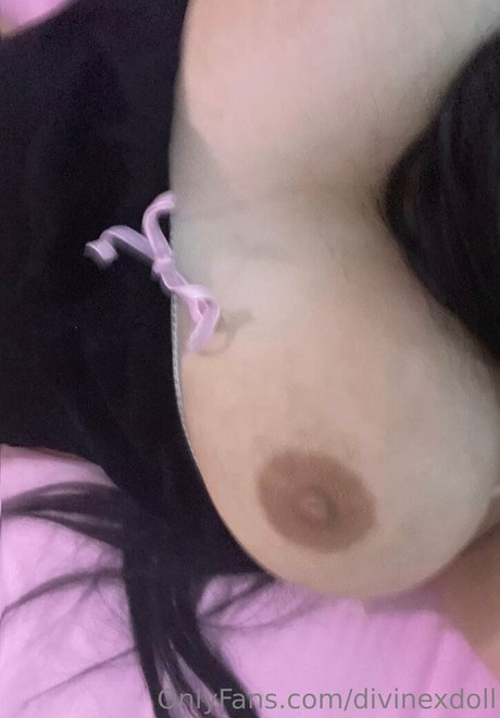 divinexdoll xxx pornstar img