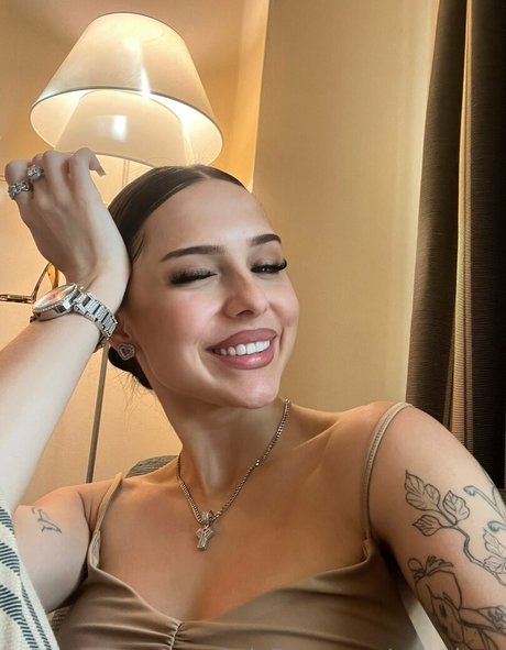 candyflipgirl star adult picture