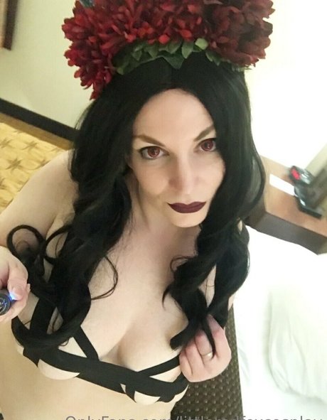 Littleredfox pornstar sexy img