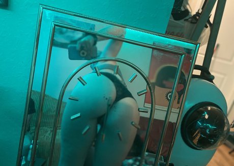 hereliesviolet free model archive