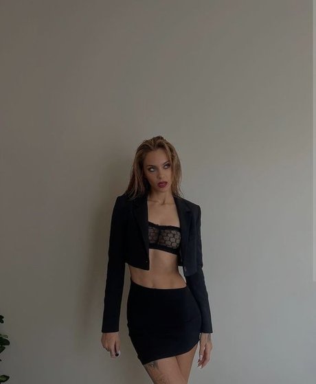 Pelinay Igit high quality actress image