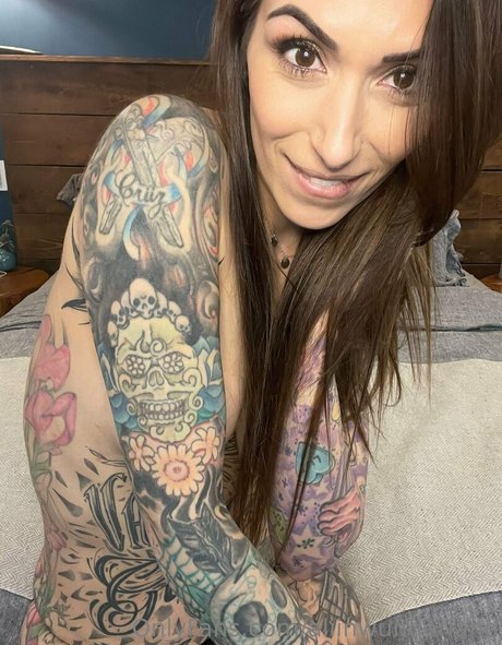 aliinwunderland pornstar nude photos