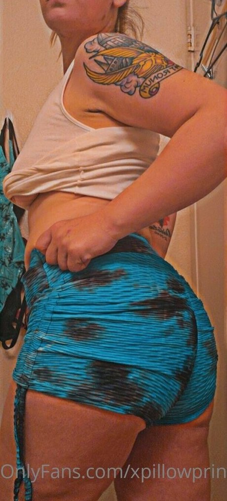 xpillowprincessxx pornstar naked pic