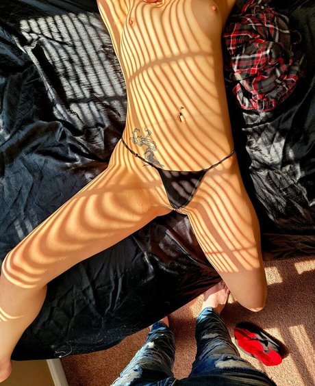 poptartbarbie naked actress photo