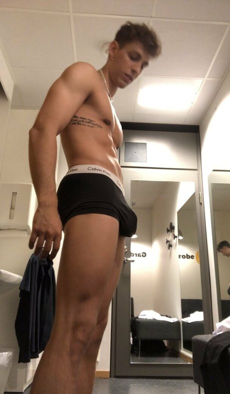 battyboyfree model adult photos