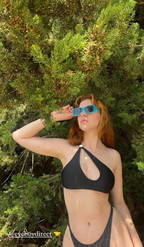 Tati Bruening high quality star photos