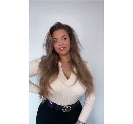 Joyce Straten nice pornstar pics