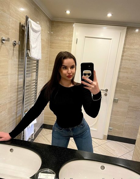 leyla luxxx nudes actress pic