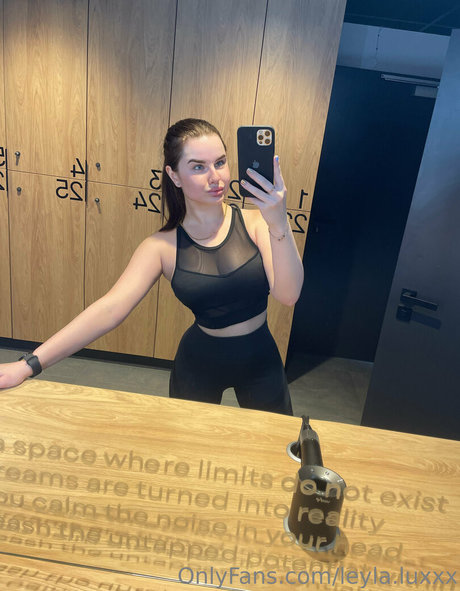 leyla luxxx perfect star pics
