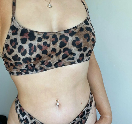 Sweetlikecinnam n model free img