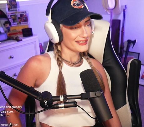 BasicWitGirl naked model archive