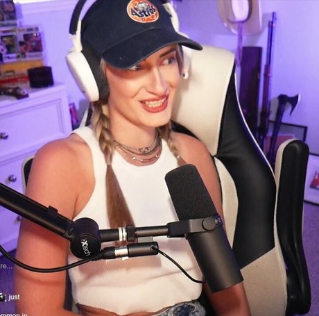 BasicWitGirl free model image