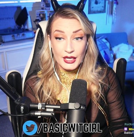 BasicWitGirl hd model gallery