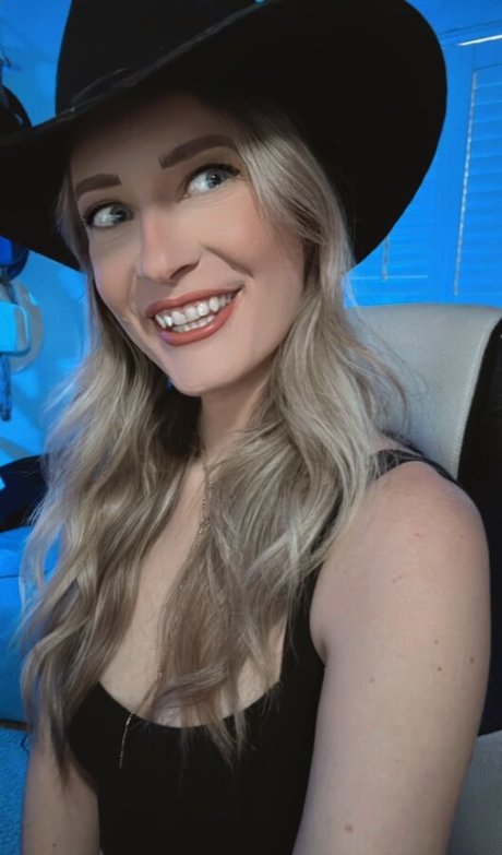 BasicWitGirl pornstar sexy photo