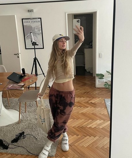 KSensational xxx model images