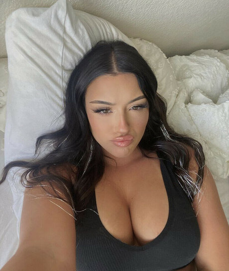 Brynnemarie model nice img