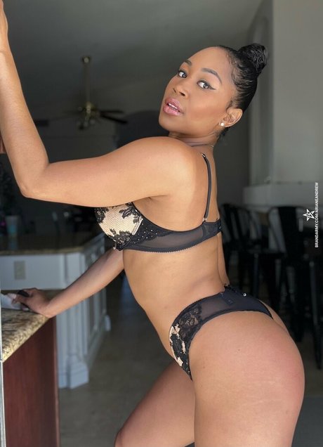 Ariane Andrew star art pics