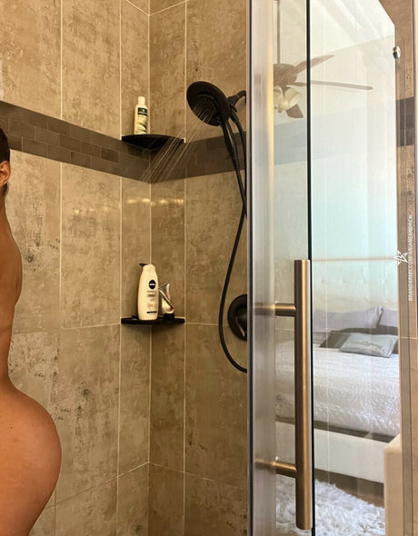 Ariane Andrew erotic pornstar picture