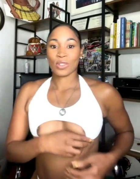 Ariane Andrew model img