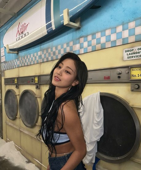 Jihyo star nudes image