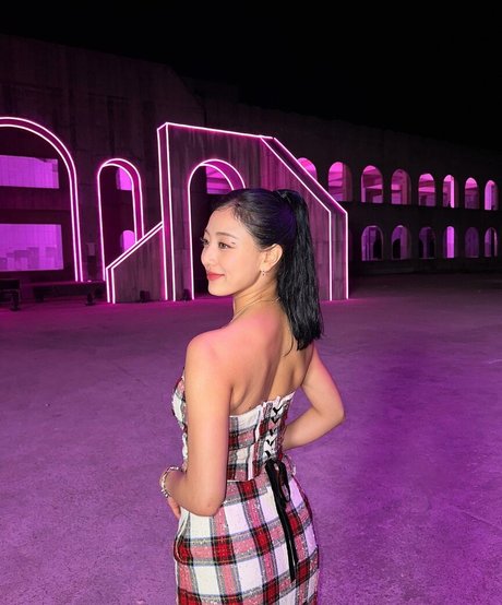 Jihyo star art picture