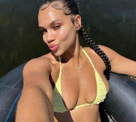 scorpioqueen18 pornographic model photos