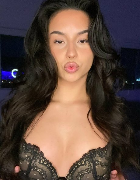 sweetsbellaxo model hd img