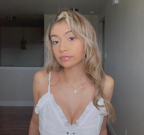 Justinee eeee star exclusive pic