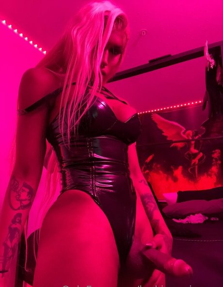 luckiesuniverse pornstar hd galleries