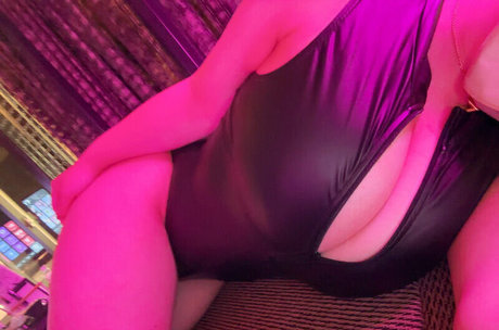 Mugi Mugi star exclusive galleries