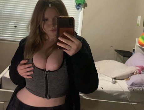 yourstrulysav sexy pornstar pictures