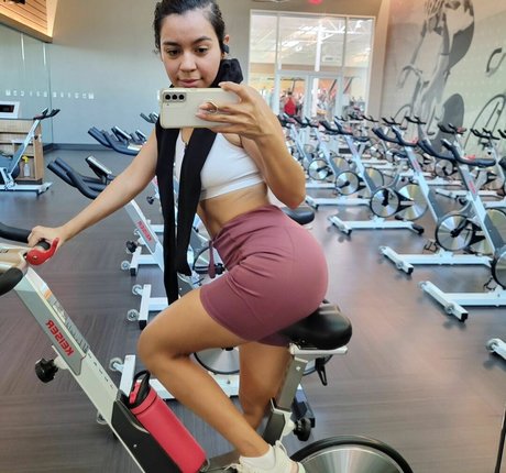 Isabella Lopez perfect star photos