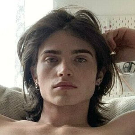 aaroncarson beautiful model picture