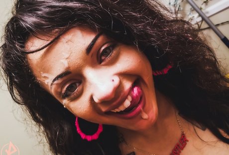 Holly Hendrix model nudes image