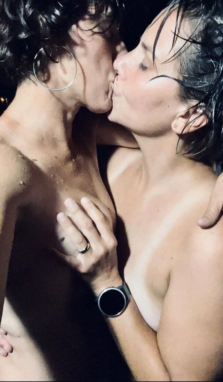 Lezfemmes hd actress photos