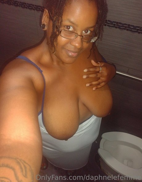 daphnelefemme hd star pic