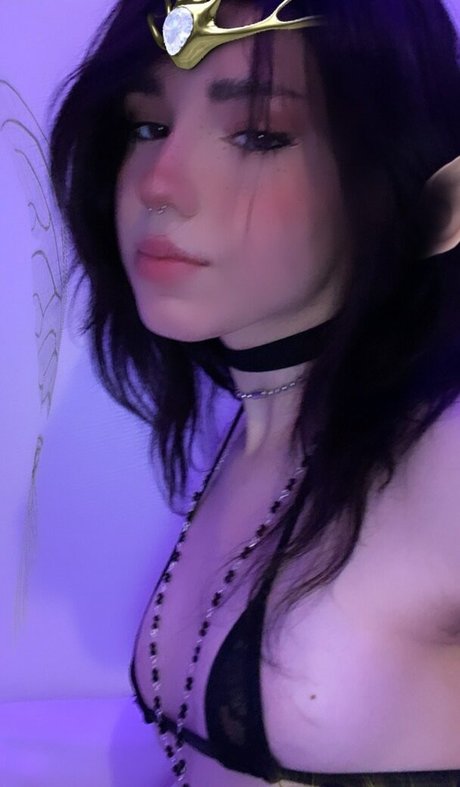 Arielle Maxine perfect model pics