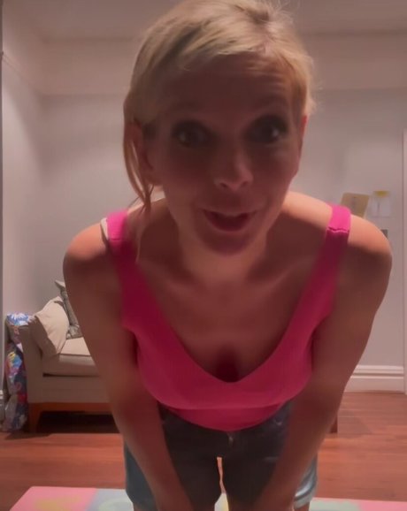 Rachel Riley best model img