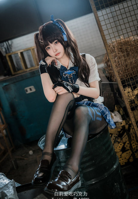 blacqkl model naked images