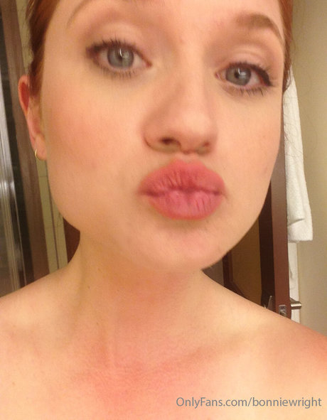 Bonnie Wright Profile pic