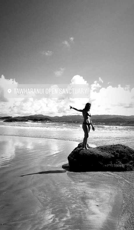 Bonnie Wright pornographic star photo